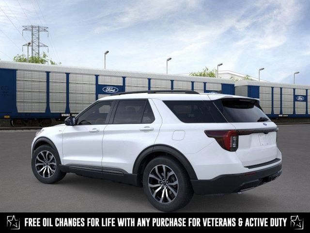 2025 Ford Explorer ST-Line photo 3