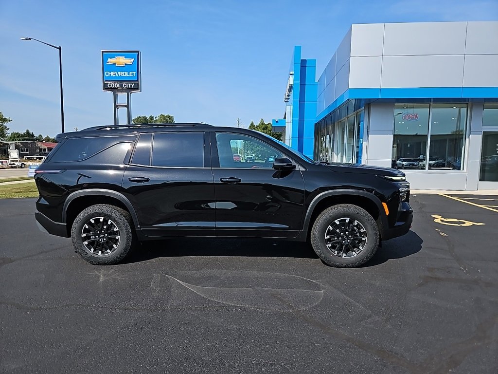 2026 Chevrolet Traverse Z71 photo 2