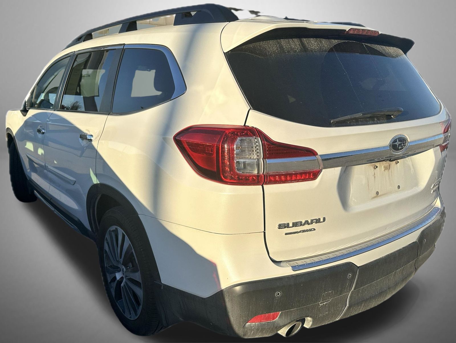 2022 Subaru Ascent Touring photo 2