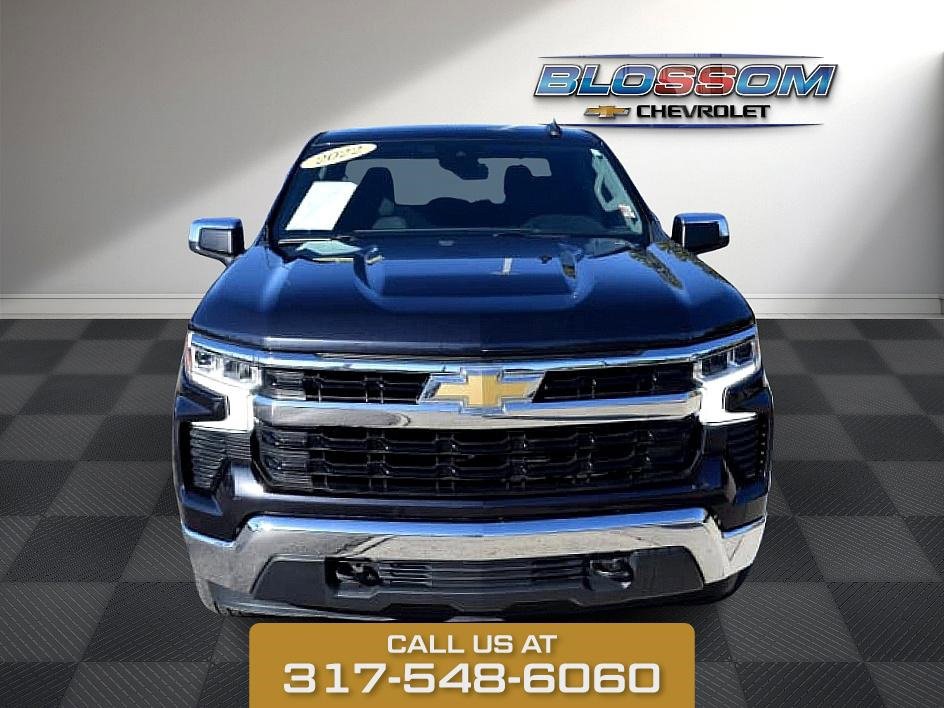 2022 Chevrolet Silverado 1500 LT photo 2