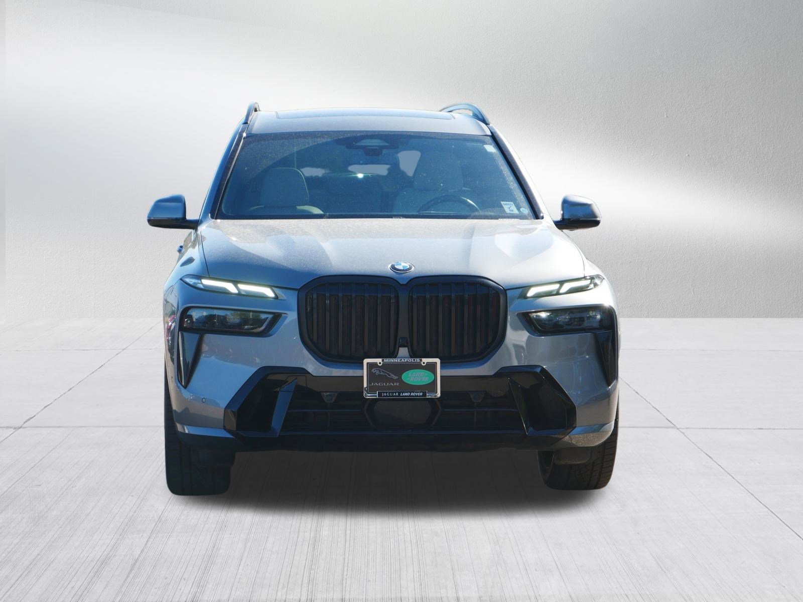 Used 2024 BMW X7 40i with VIN 5UX23EM09R9T89073 for sale in Minneapolis, Minnesota