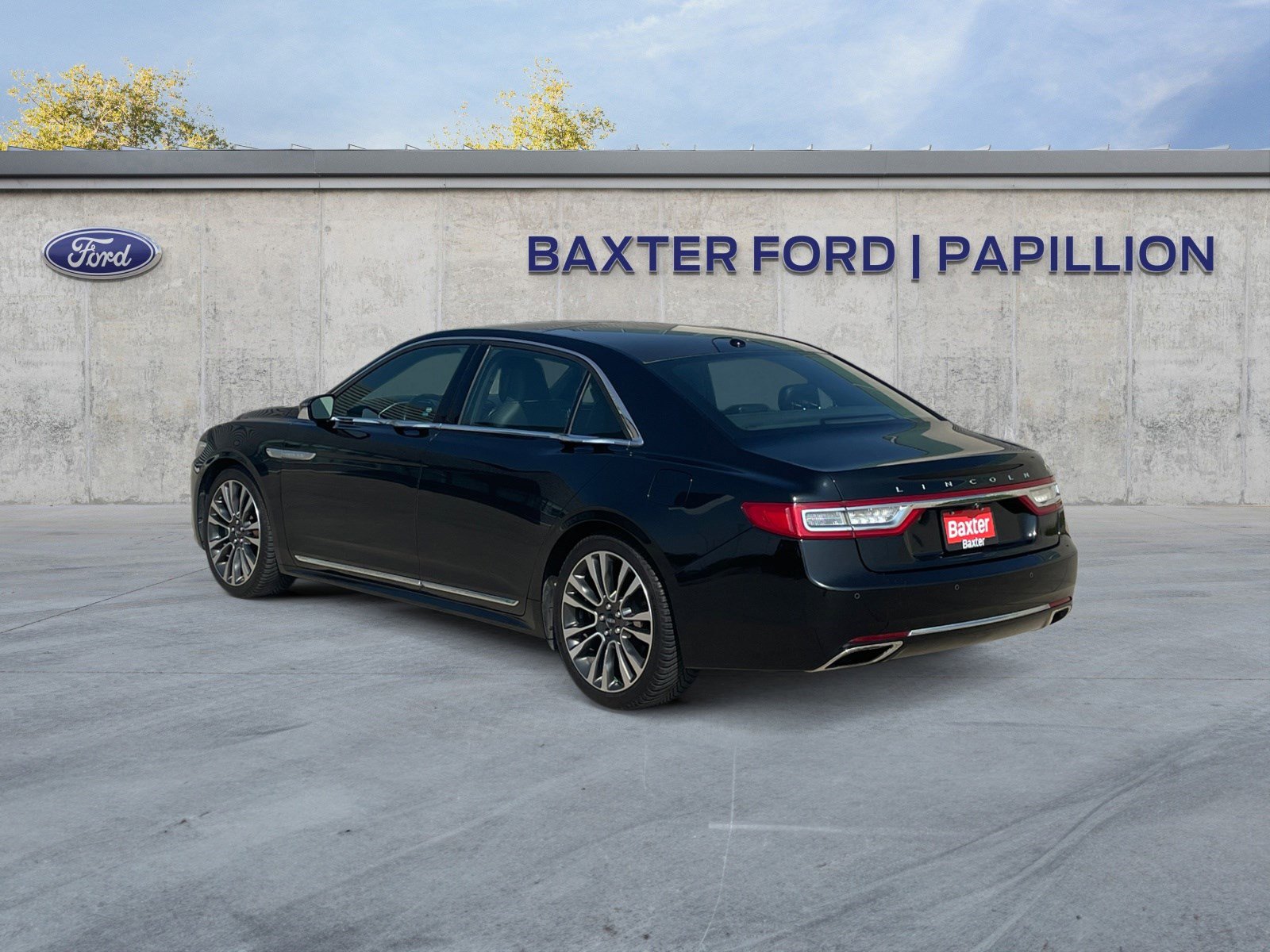 2017 Lincoln Continental Reserve photo 3
