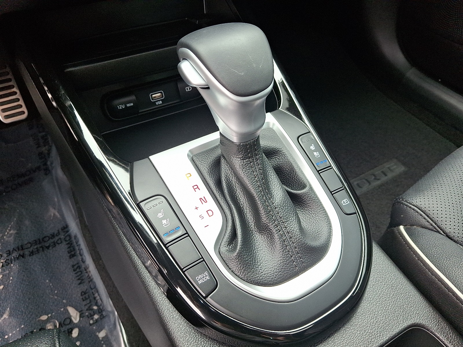 2023 Kia Forte GT-Line photo 16