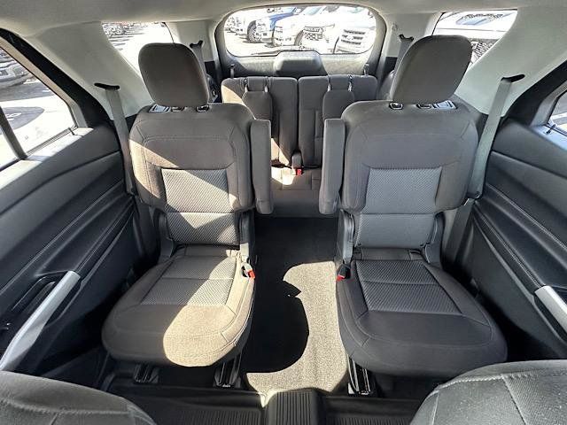 2022 Ford Explorer XLT photo 3