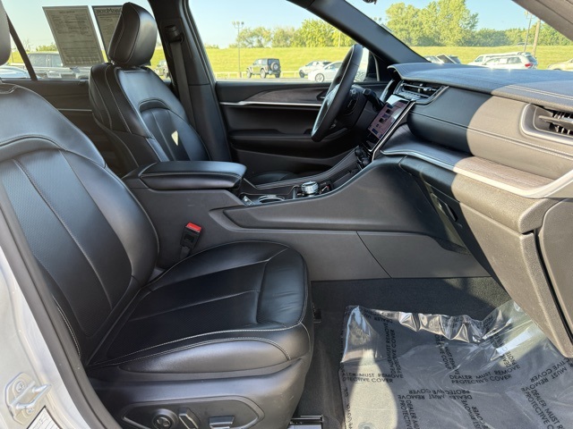 2024 Jeep Grand Cherokee Limited photo 4