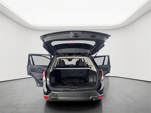 2022 Subaru Forester Premium photo 10