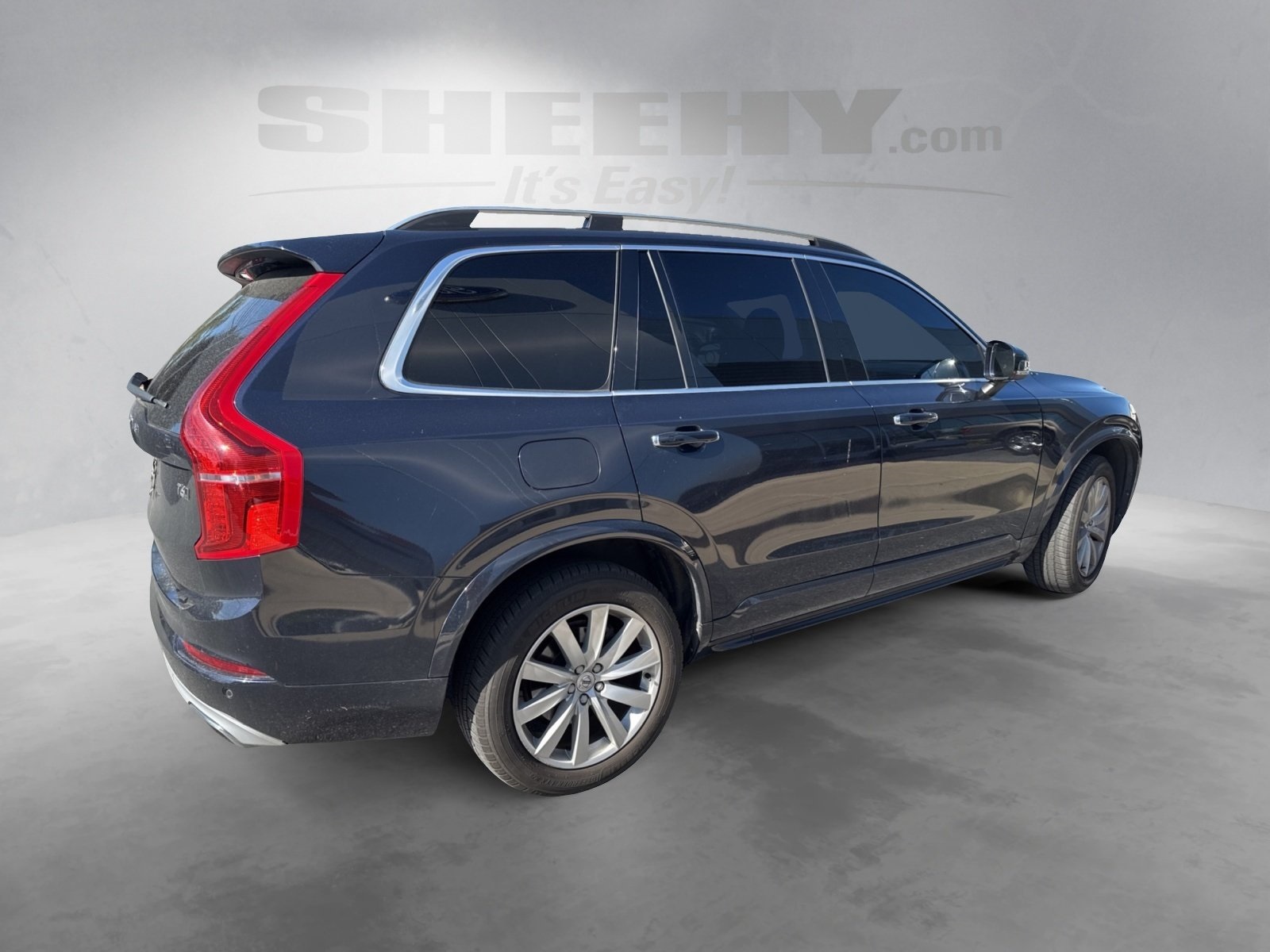 2016 Volvo XC90 T6 Momentum photo 3