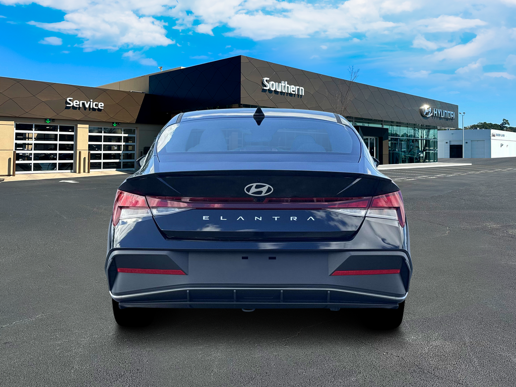 2026 Hyundai Elantra SEL Sport photo 2