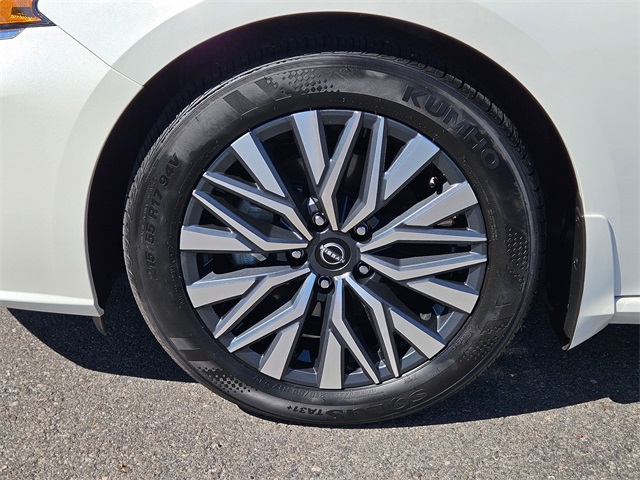 2024 Nissan Altima 2.5 SV photo 9