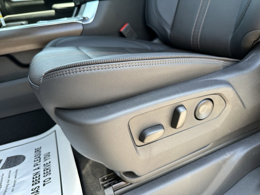 2025 Chevrolet Silverado 2500HD High Country photo 28