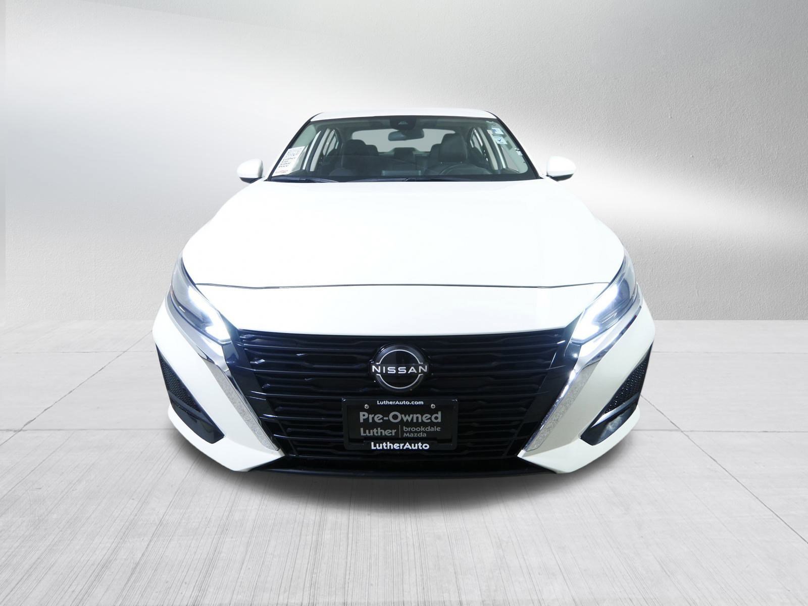 Used 2023 Nissan Altima SV with VIN 1N4BL4DV4PN384087 for sale in Brooklyn Center, Minnesota