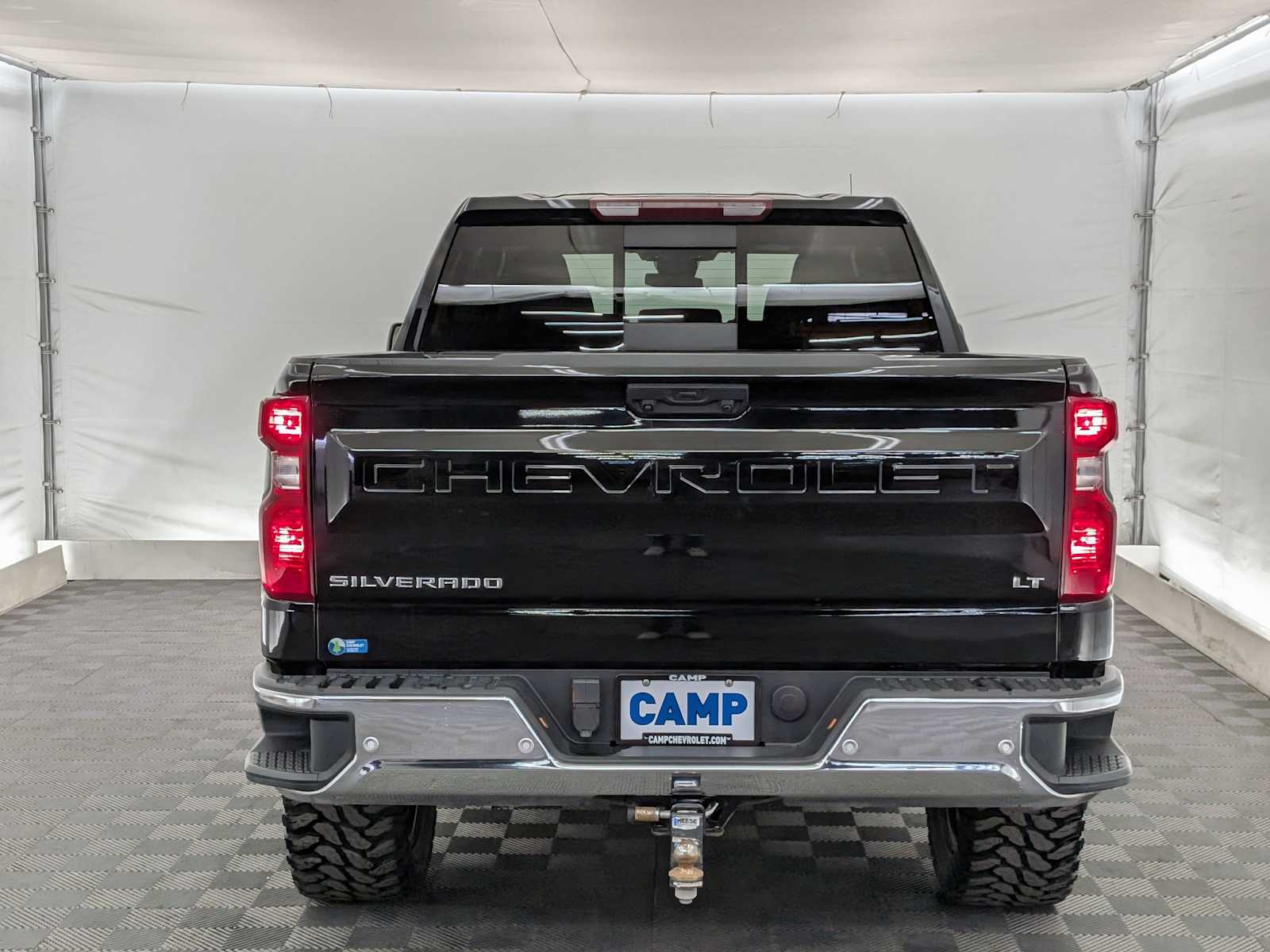 2022 Chevrolet Silverado 1500 LT photo 2