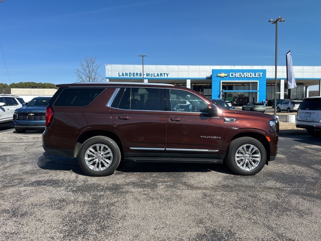 2023 Gmc Yukon SLT photo 2