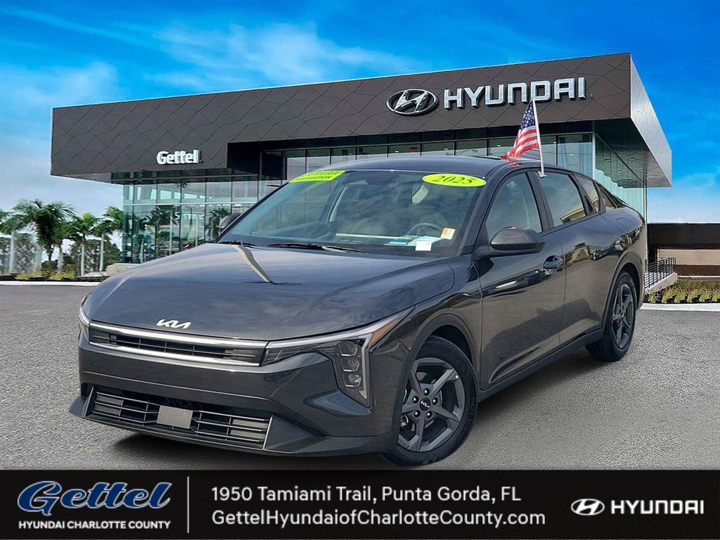 2025 Kia K4 LXS