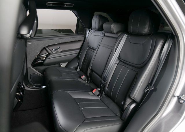 2025 Land Rover Range Rover Sport SE photo 4