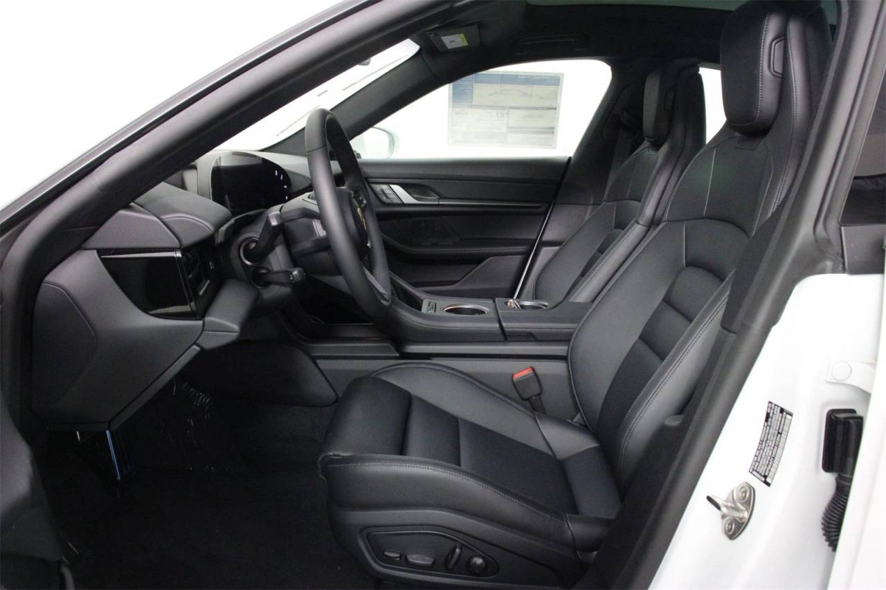 2025 Porsche Taycan 4 photo 5