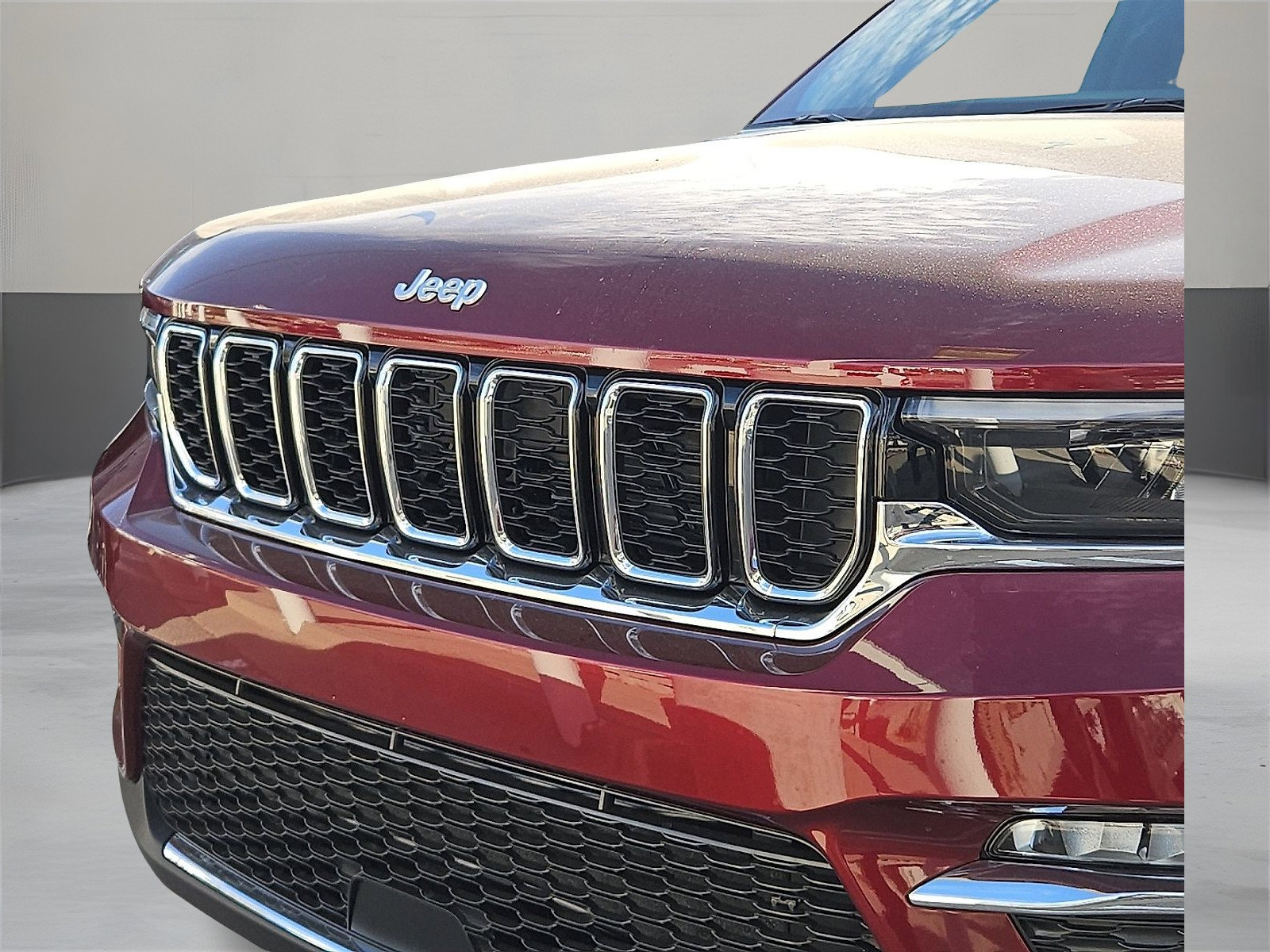 2025 Jeep Grand Cherokee Limited photo 2