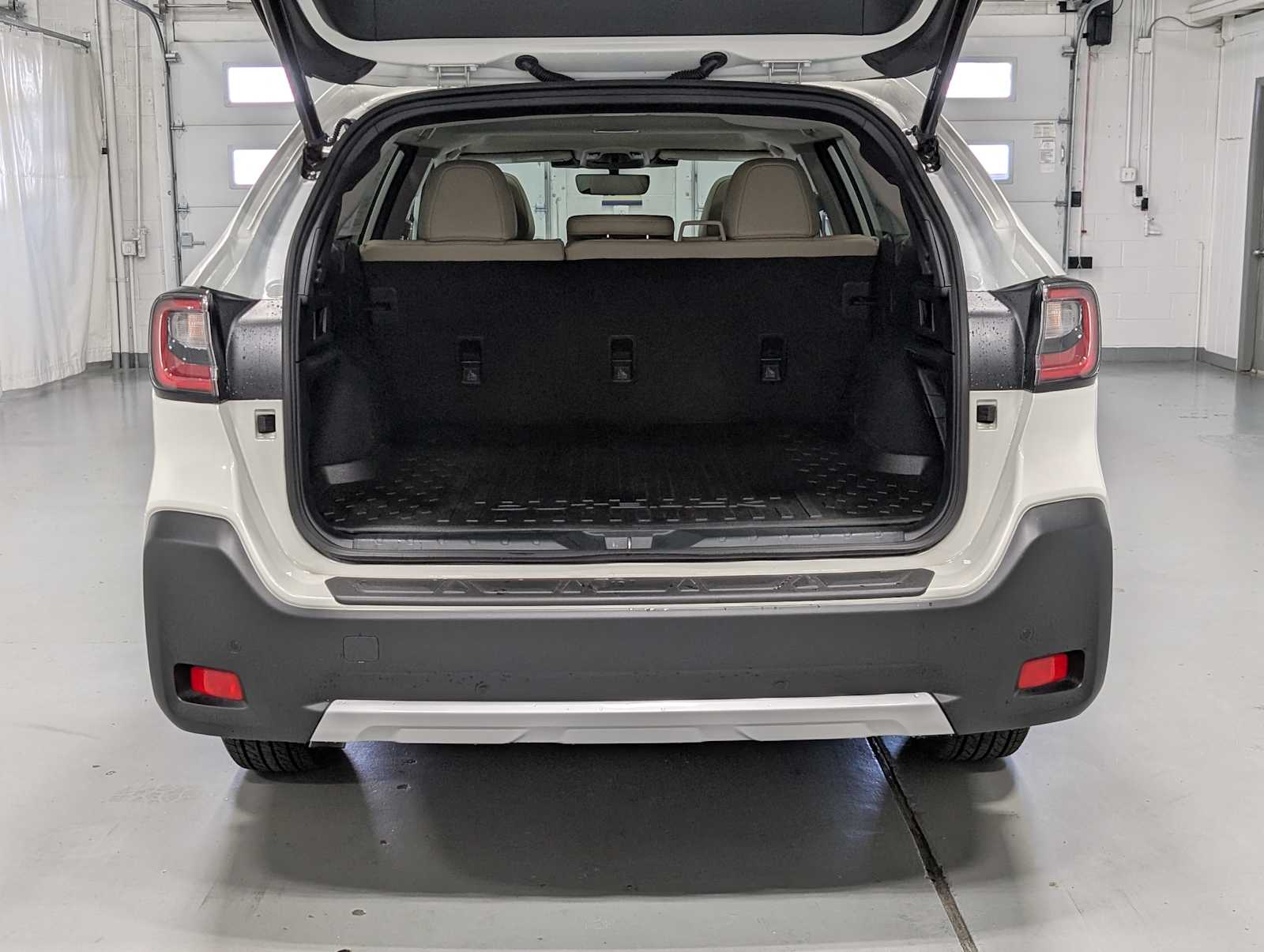 2025 Subaru Outback Limited XT photo 32