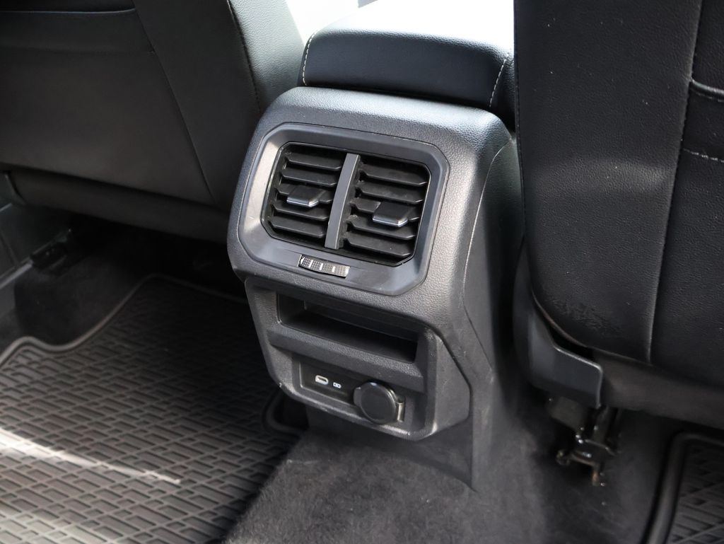 2022 Volkswagen Tiguan SEL Premium R-Line photo 14