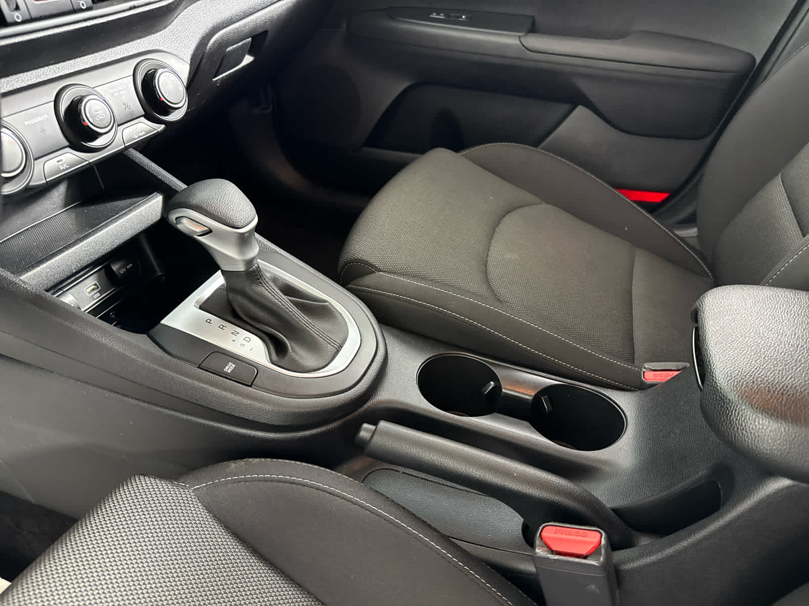 2023 Kia Forte LXS photo 24