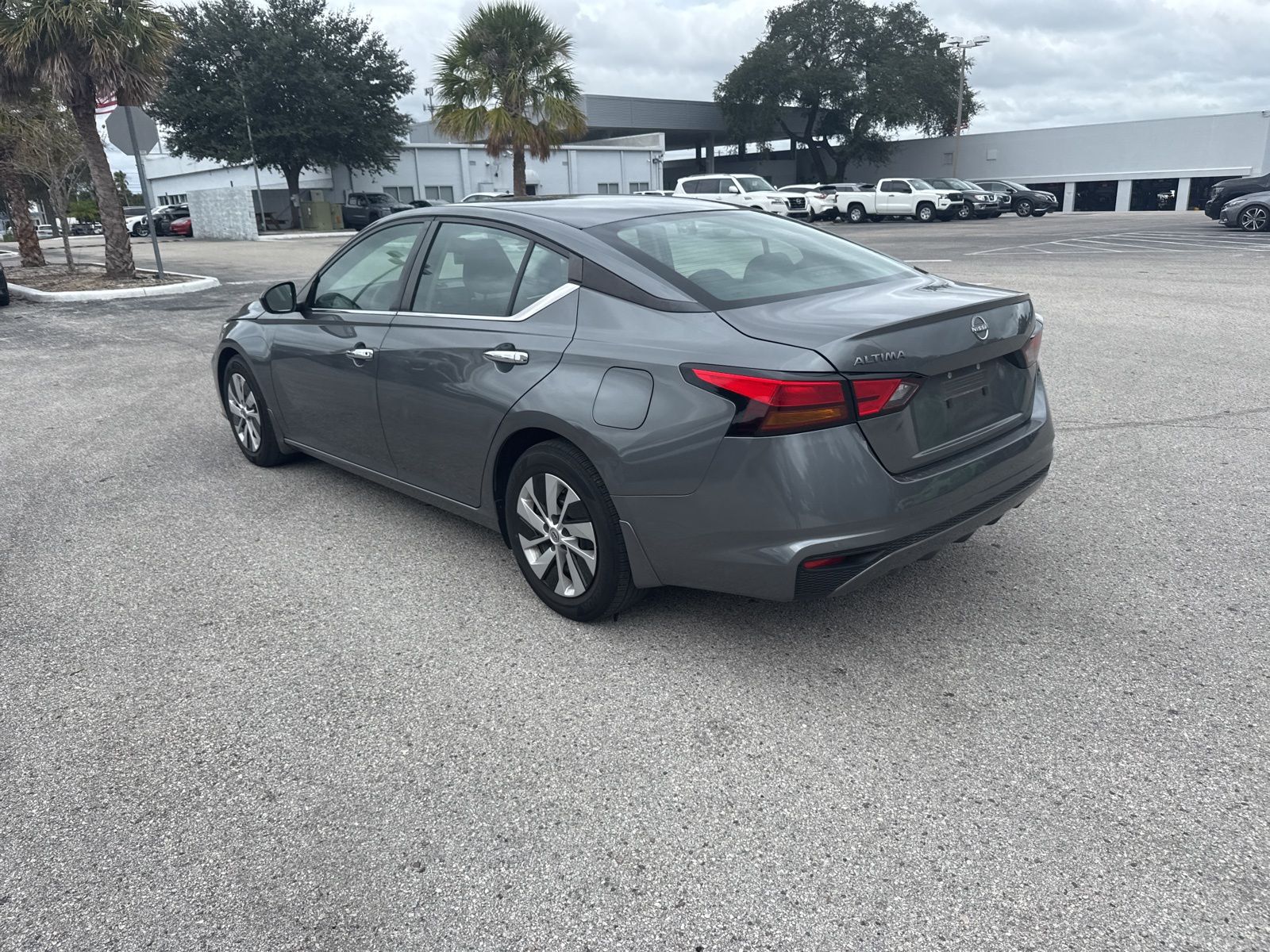 2023 Nissan Altima 2.5 S photo 3