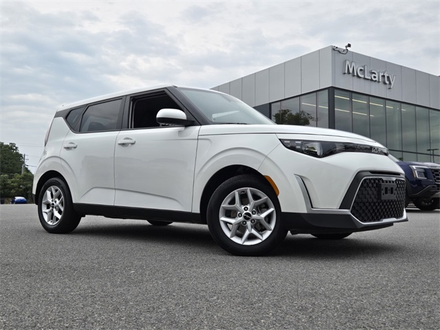 2024 Kia Soul LX photo 22