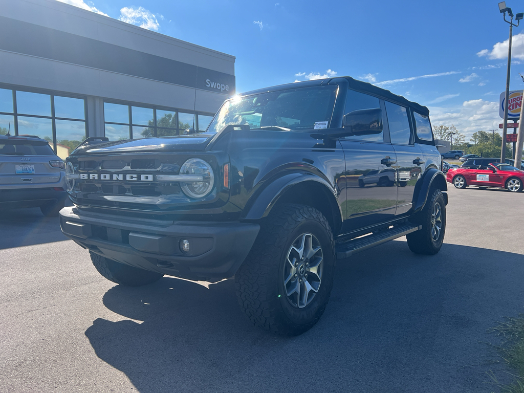 2021 Ford Bronco Outer Banks photo 3