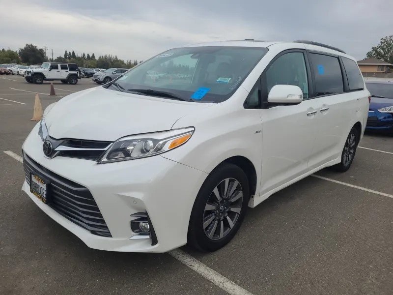 2019 Toyota Sienna Limited photo 4