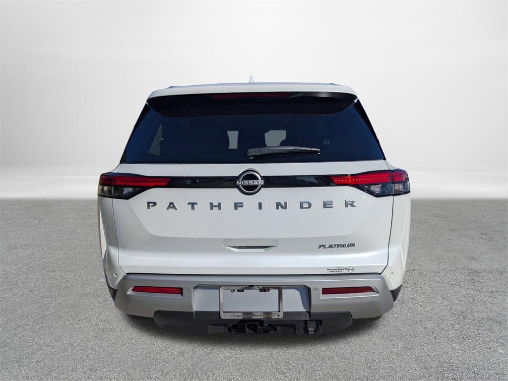 2025 Nissan Pathfinder Platinum photo 3