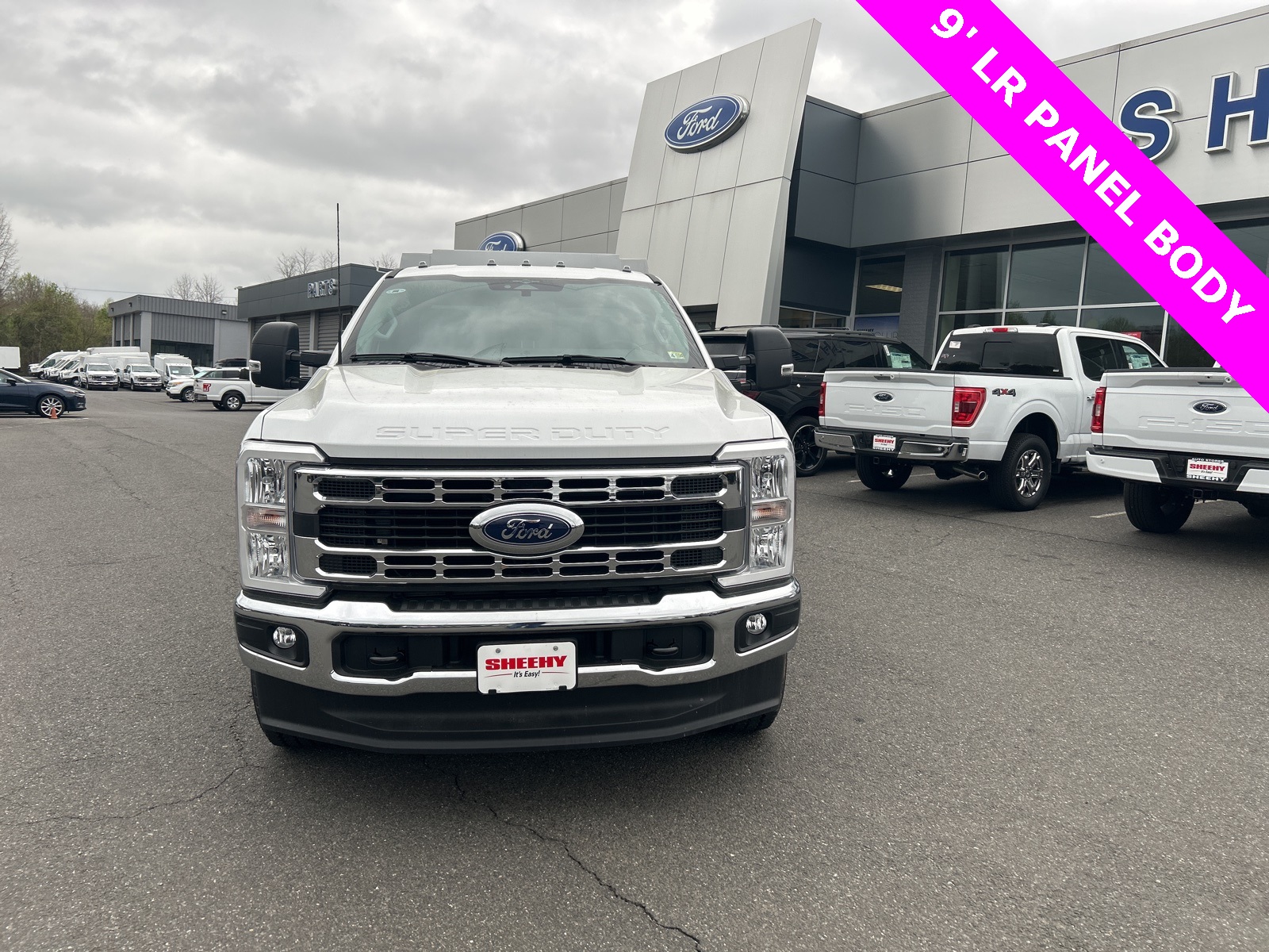 2023 Ford F-350 photo 2