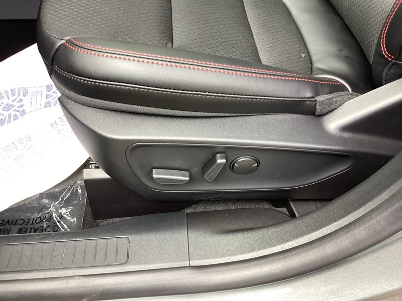 2025 Ford Escape Hybrid ST-Line Select photo 25