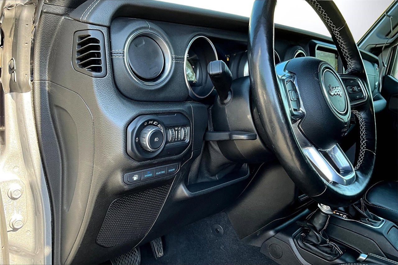 2021 Jeep Wrangler Unlimited Sahara 4xe photo 17