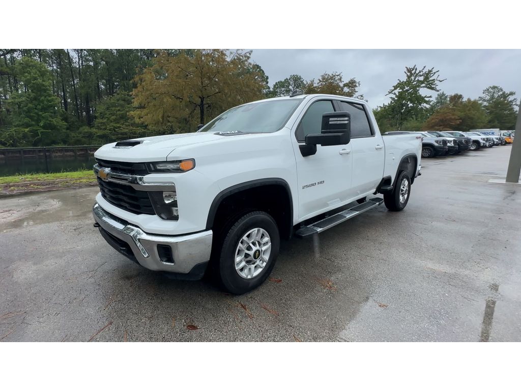 2024 Chevrolet Silverado 2500HD photo 4