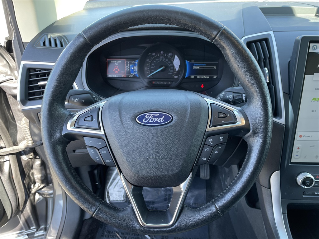 2022 Ford Edge SEL photo 24