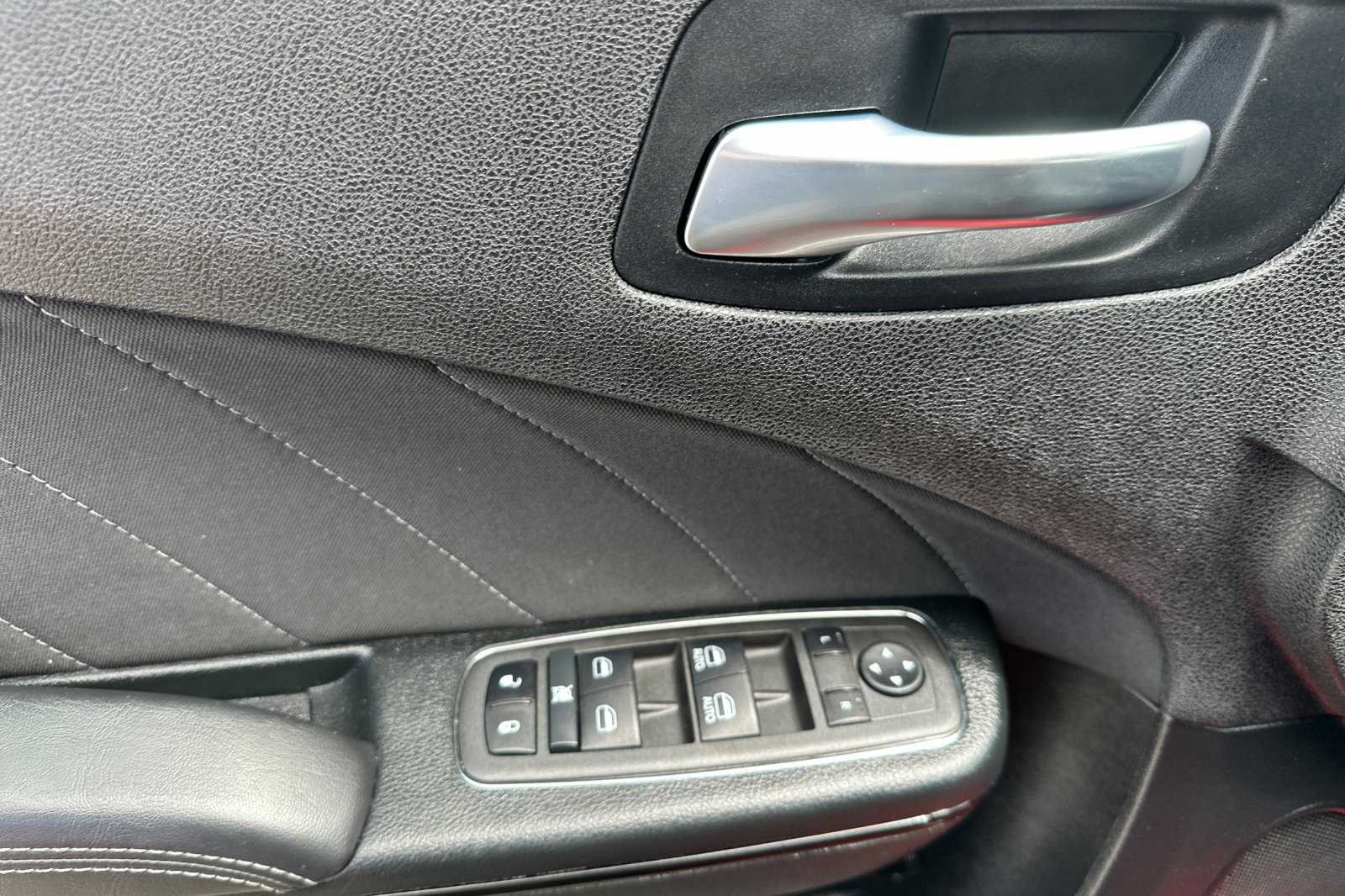 2022 Dodge Charger R/T photo 10