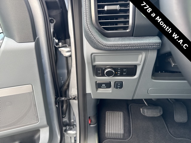 2025 Ford F-150 Lightning photo 17