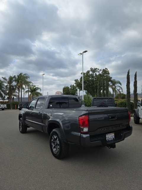 2017 Toyota Tacoma SR5 photo 4