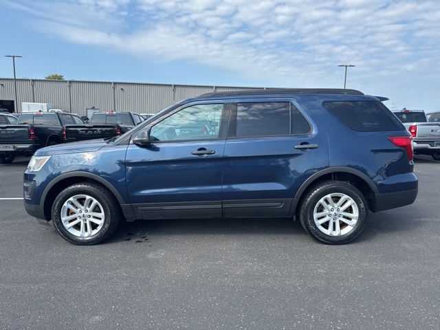2017 Ford Explorer Base photo 3