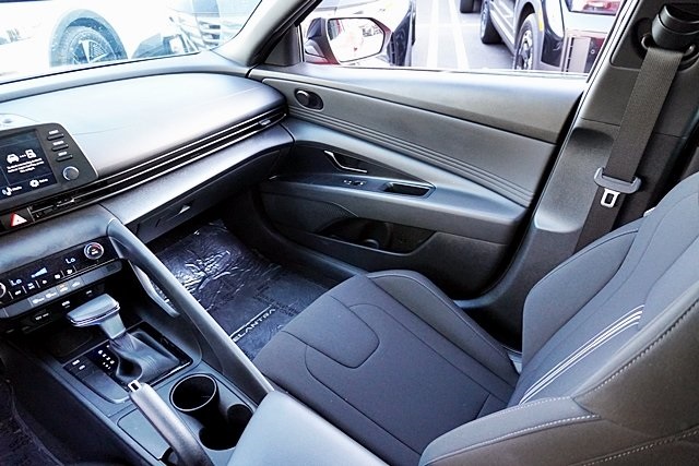 Used 2025 Red Hyundai SEL Sport image 19