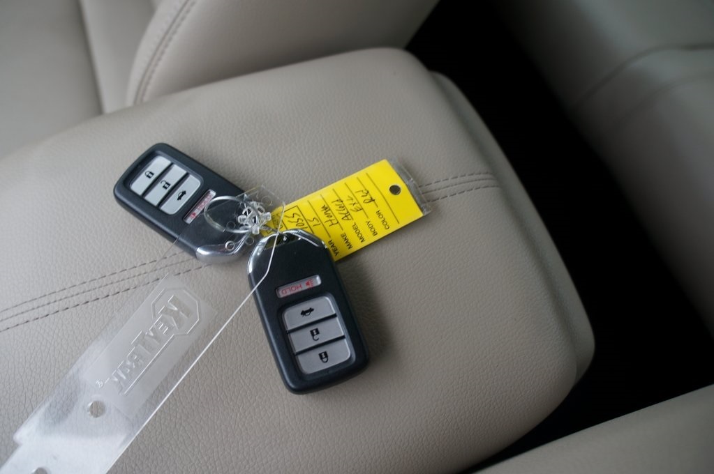 2015 Honda Accord EX-L photo 2