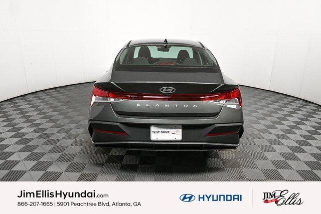 2024 Hyundai Elantra SE photo 22