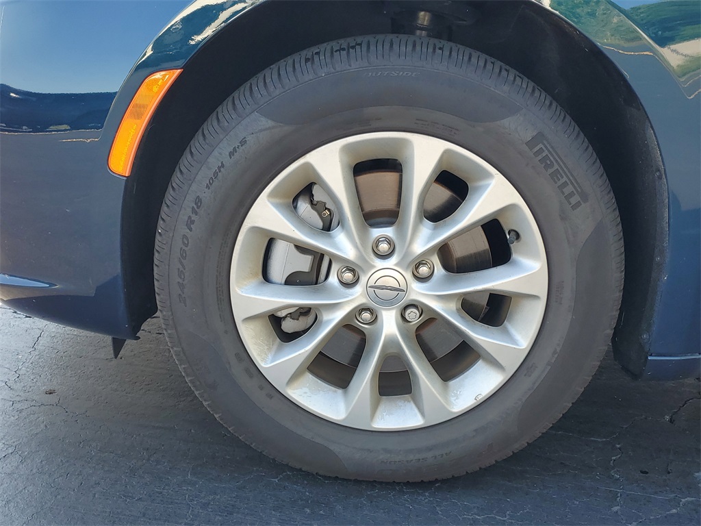 2025 Chrysler Pacifica photo 5
