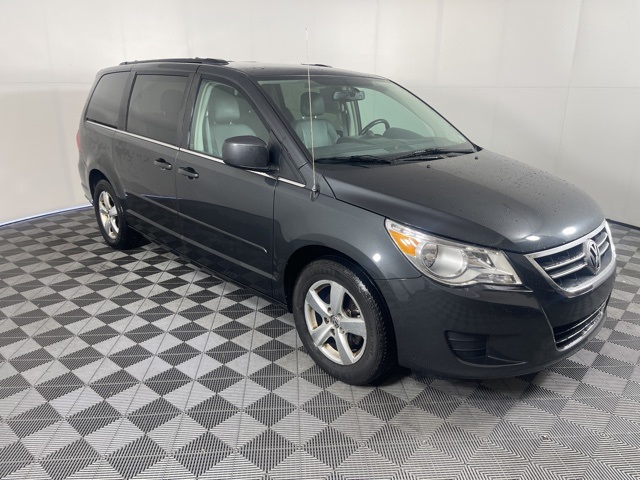 2011 Volkswagen Routan SE photo 7