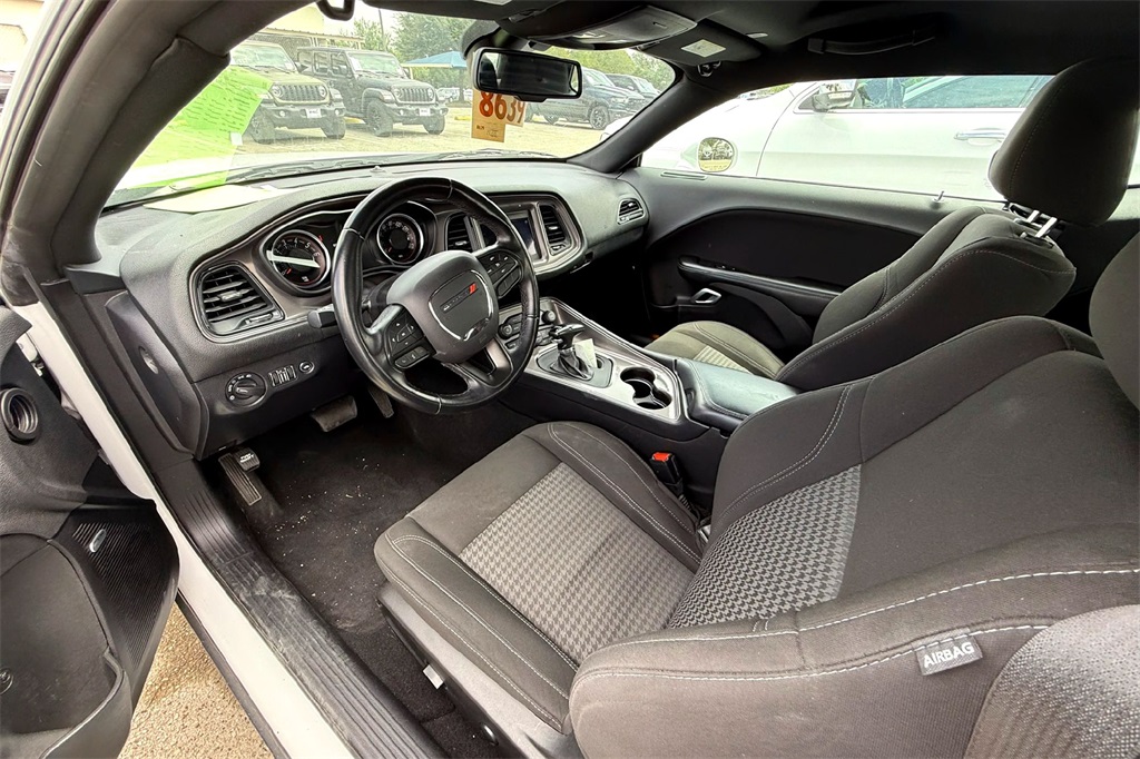 2023 Dodge Challenger SXT photo 9