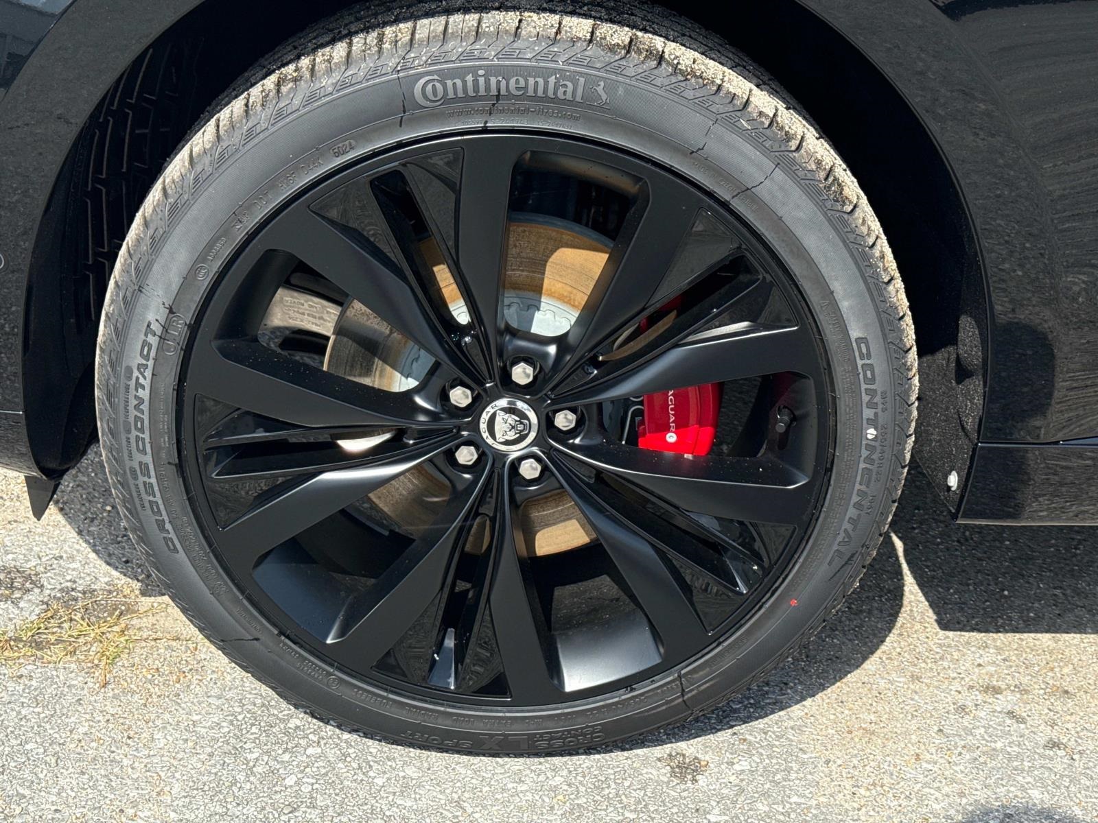 2026 Jaguar F-PACE P400 R-Dynamic S photo 3