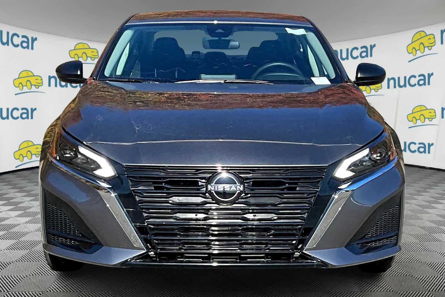 2024 Nissan Altima 2.5 SV photo 2