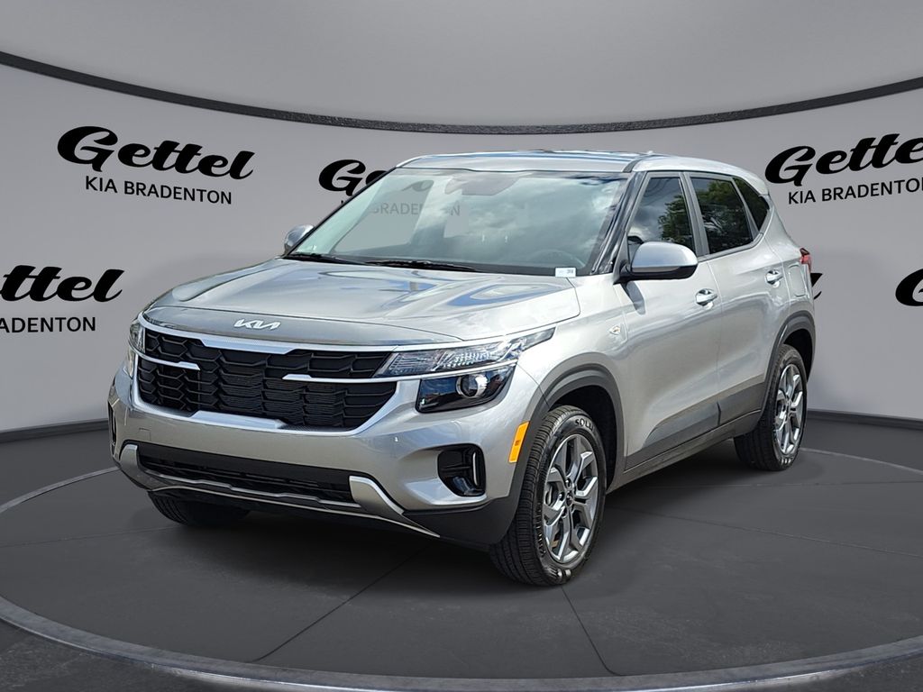 2025 Kia Seltos LX's photo