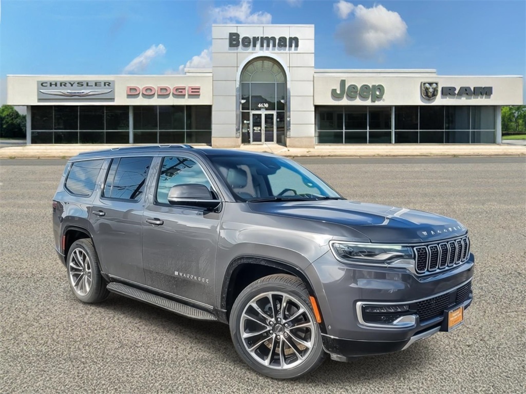 2022 Jeep Wagoneer Series II's photo