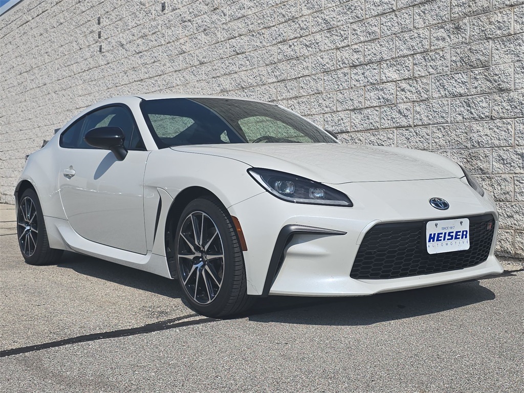 2023 Toyota GR86 Base photo 14