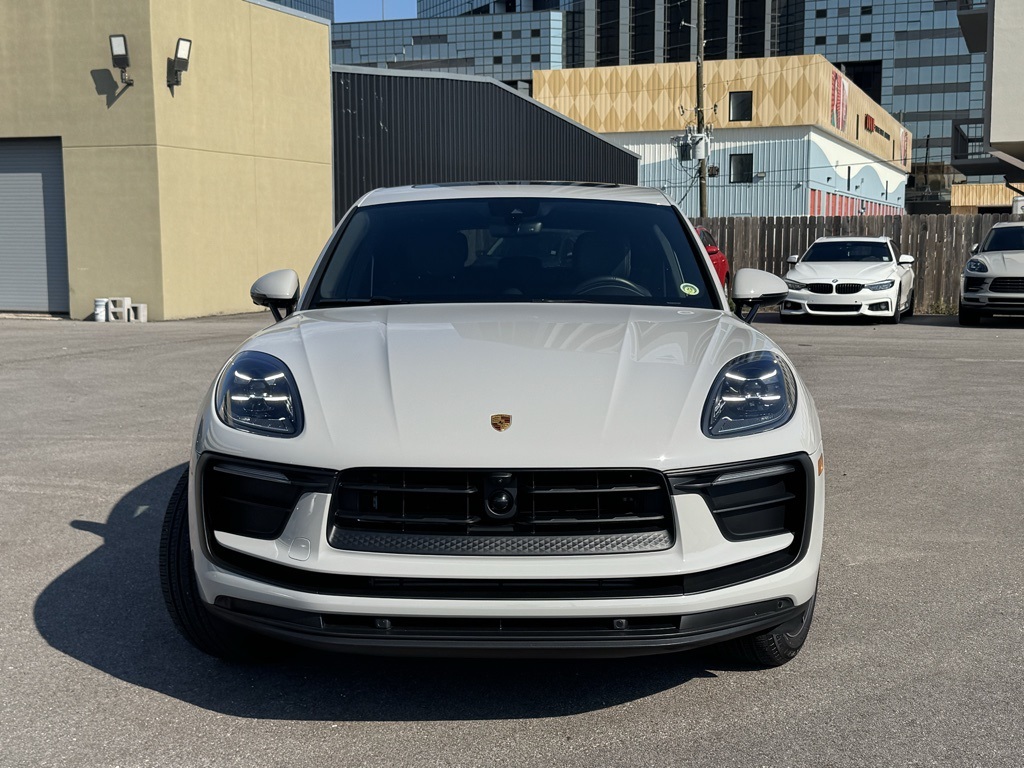 2023 Porsche Macan T photo 2